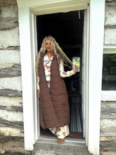 Load image into Gallery viewer, WILD OAK PUFFER VEST