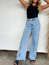 Load image into Gallery viewer, Farah Floral WIDE LEG JEAN