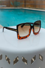 Load image into Gallery viewer, Julia Rose Tortoise Megan Oversized Gradient Sunglasses
