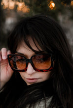 Load image into Gallery viewer, Julia Rose Tortoise Megan Oversized Gradient Sunglasses
