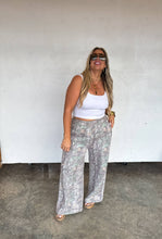 Load image into Gallery viewer, DRIFT AWAY JOGGERS
