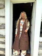 Load image into Gallery viewer, WILD OAK PUFFER VEST
