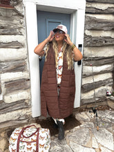 Load image into Gallery viewer, WILD OAK PUFFER VEST
