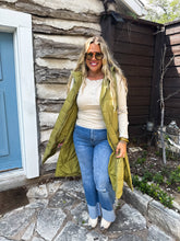 Load image into Gallery viewer, WILD OAK PUFFER VEST
